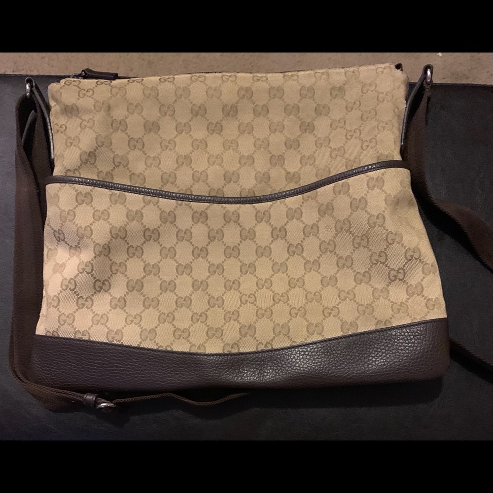 Gucci brown messenger monogram. LAST CHANCE